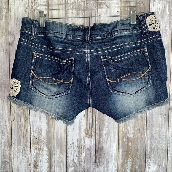 Hot Kiss Cici Embroidered Shorts - Picture 5 of 6